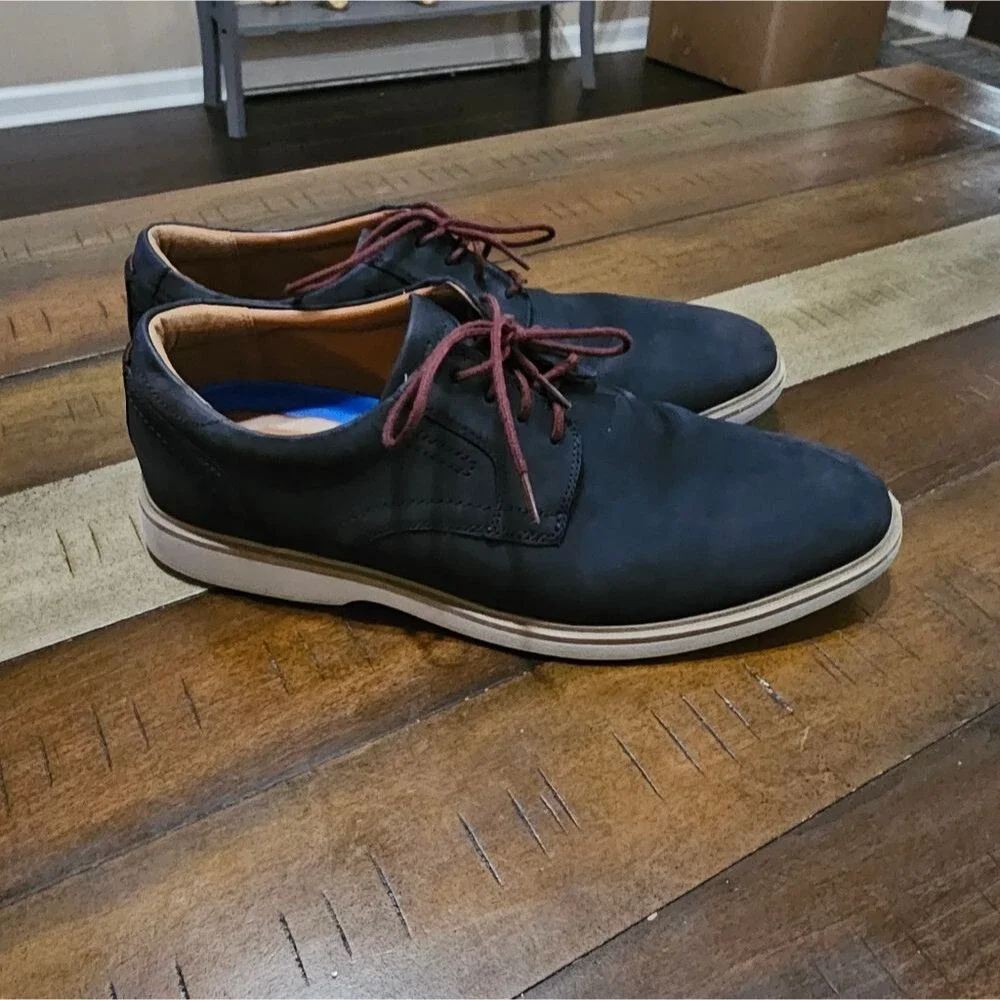 Clarks elegant leather
